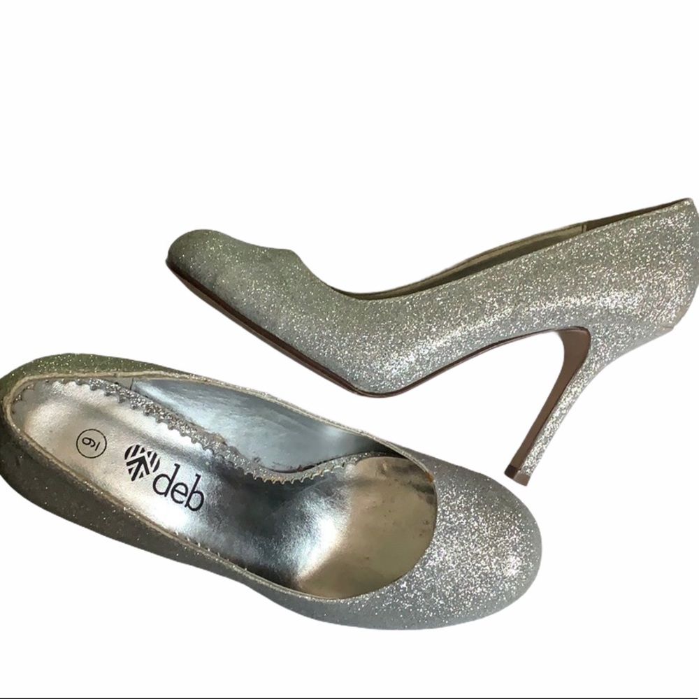 Silver Sparkle Round Toe Pumps